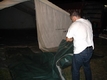 Auch bei Schlechtwetter wird unser Zelt aufgebaut!